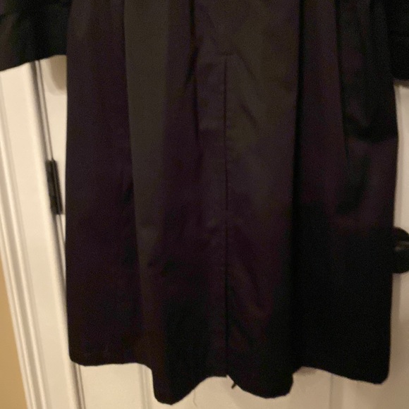 Perusal size 42 trenchcoat with detachable belt. Excellent condition. - Picture 9 of 9